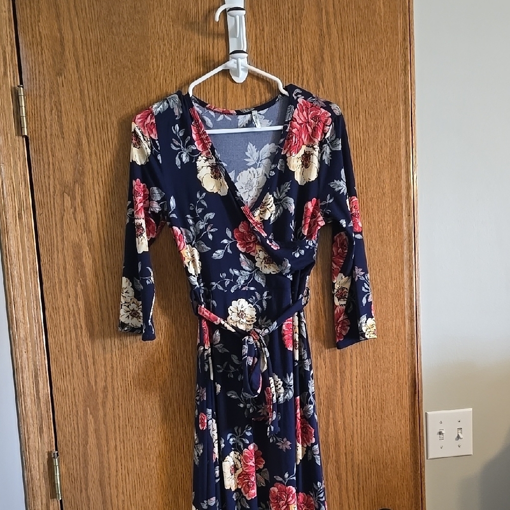 Motherbee Maternity Floral Wrap Dress - Navy and Red